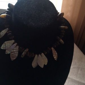 Wood Indian short nacklet